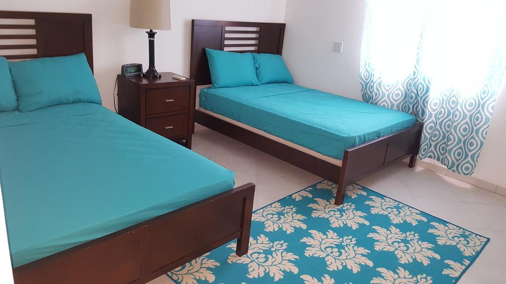Worthing Beach Apartments Бриджтаун Экстерьер фото