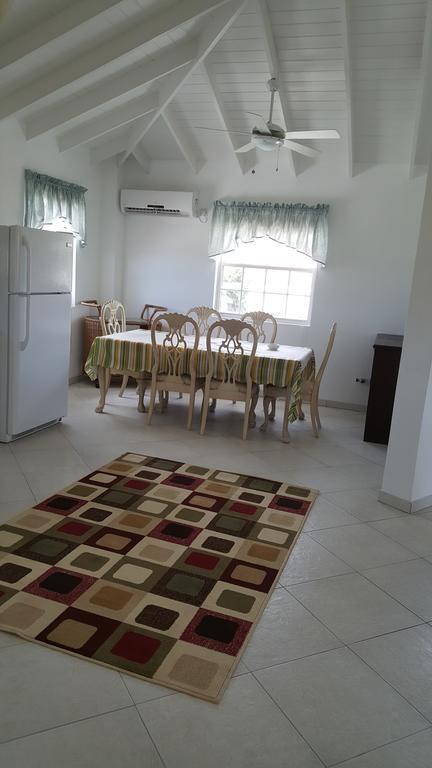 Worthing Beach Apartments Бриджтаун Экстерьер фото